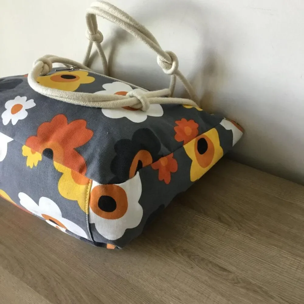 Farmhouse Is My Style "Summer Blooms" Gray Canvas Tote Bag w/Dachshund Bag Charm - Picture 7 of 10